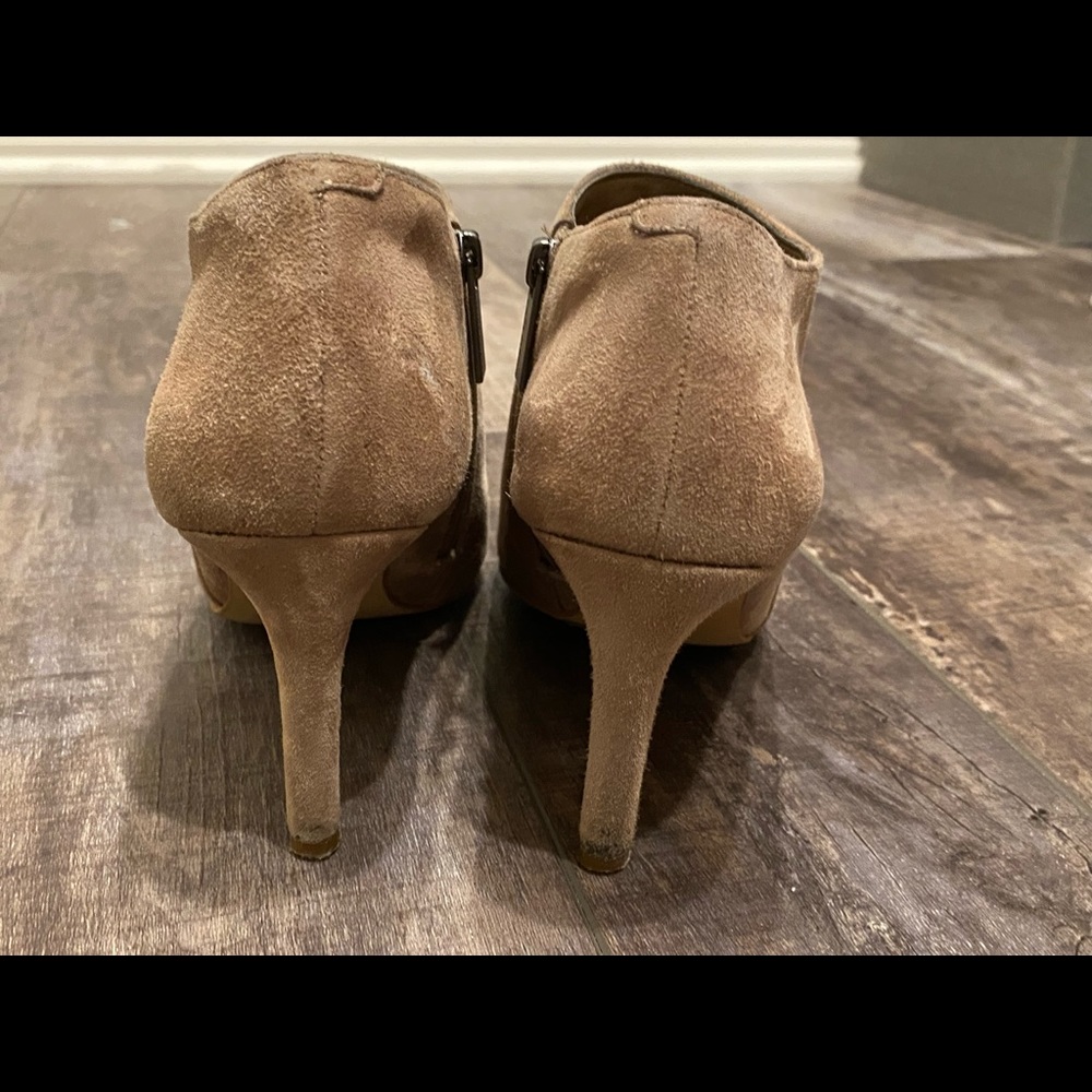 Vince Camuto booties in suede